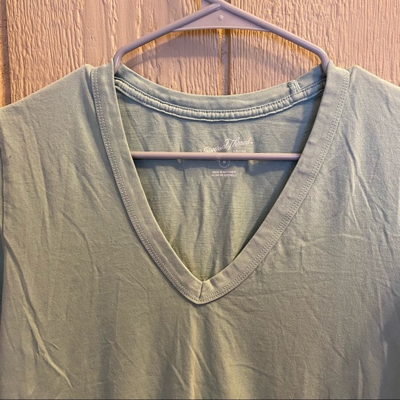 Universal Thread V-Neck - Picture 3 of 4